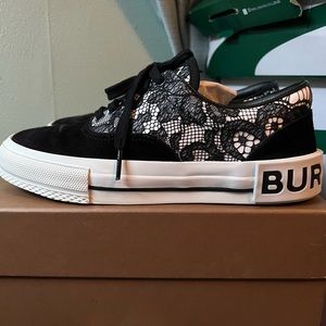 Size 6.5 Burberry tennis sneakers